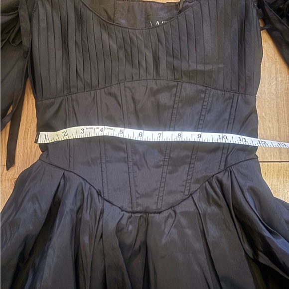 Widow dress with detachable bell sleeve arms. - Picture 3 of 5